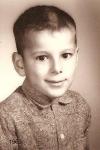 Joe à l'âge de 6 ans. Joe avait essayé de se couper les cheveux...